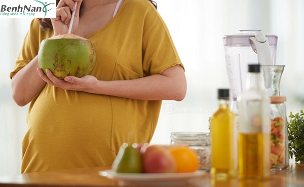 Bị tiểu đường thai kỳ uống nước dừa có được không?